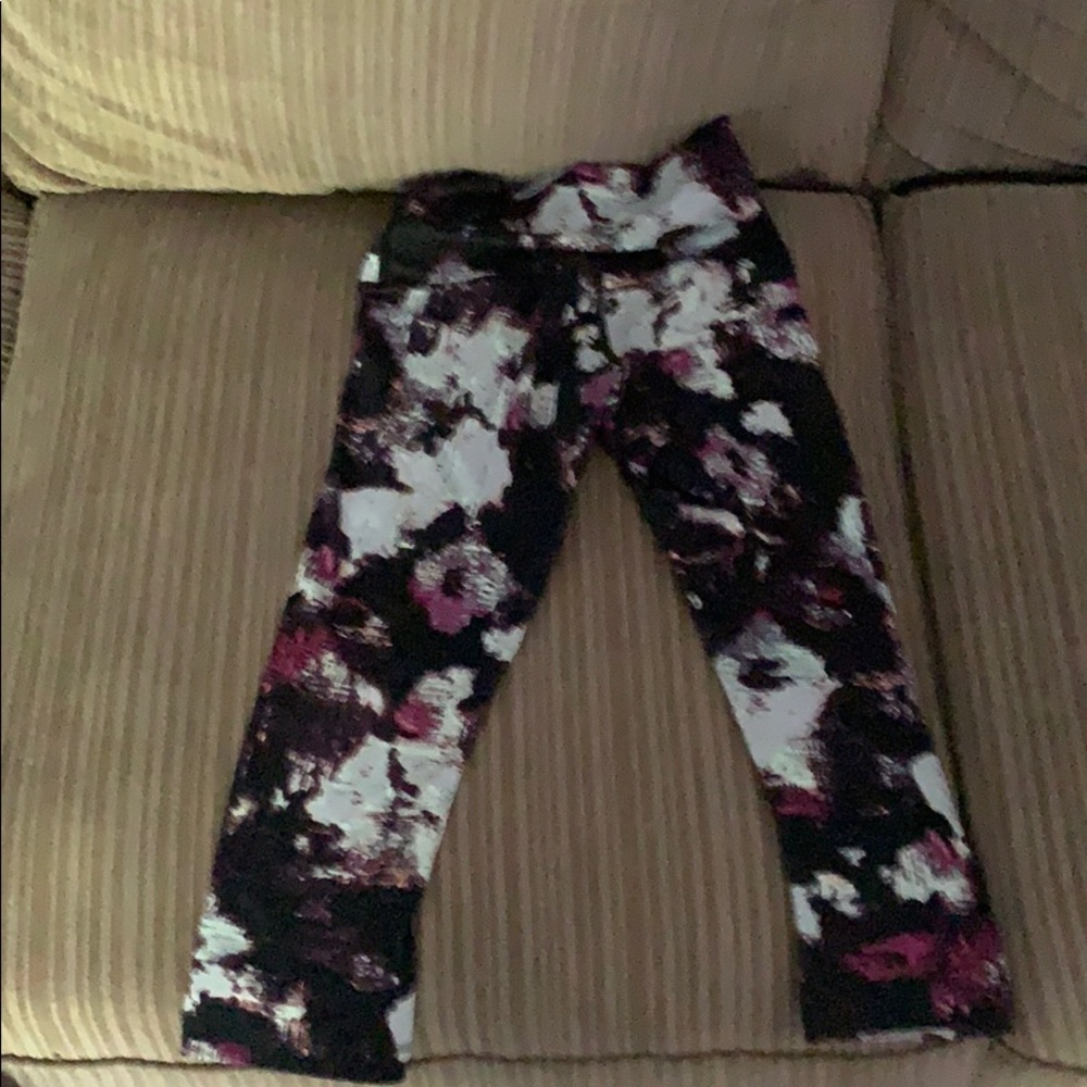 Lululemon pants Capri athletic pants
